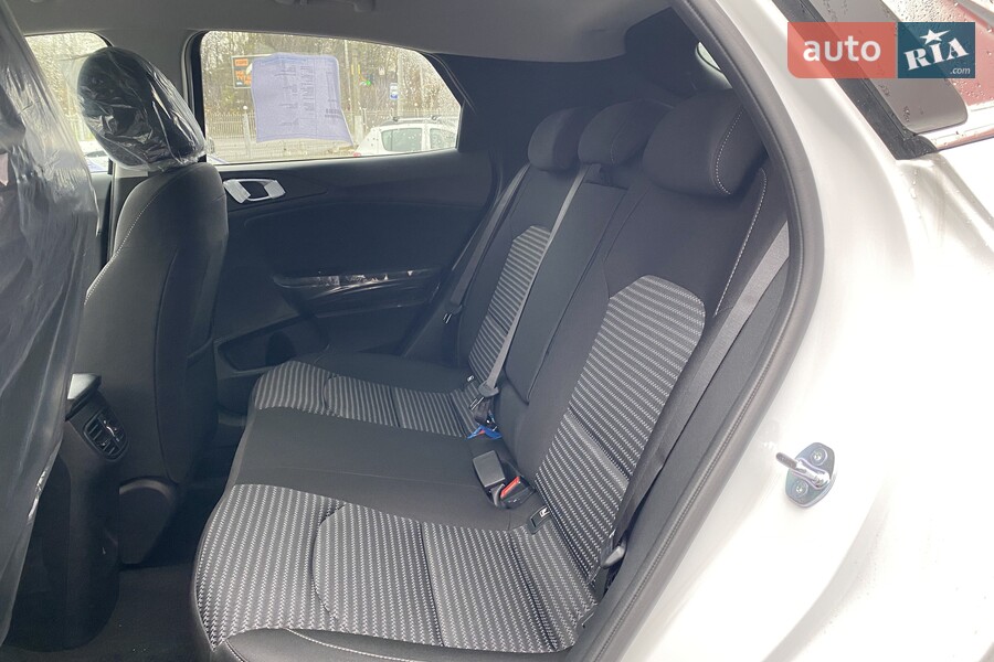 Kia XCeed - фото 19