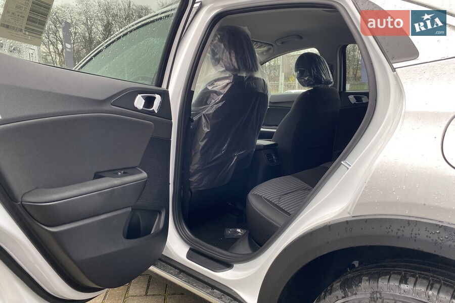 Kia XCeed - фото 20