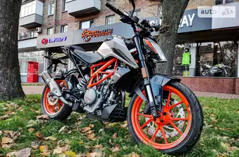 KTM Duke