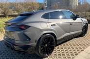 Lamborghini Urus Base