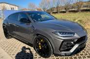 Lamborghini Urus Base