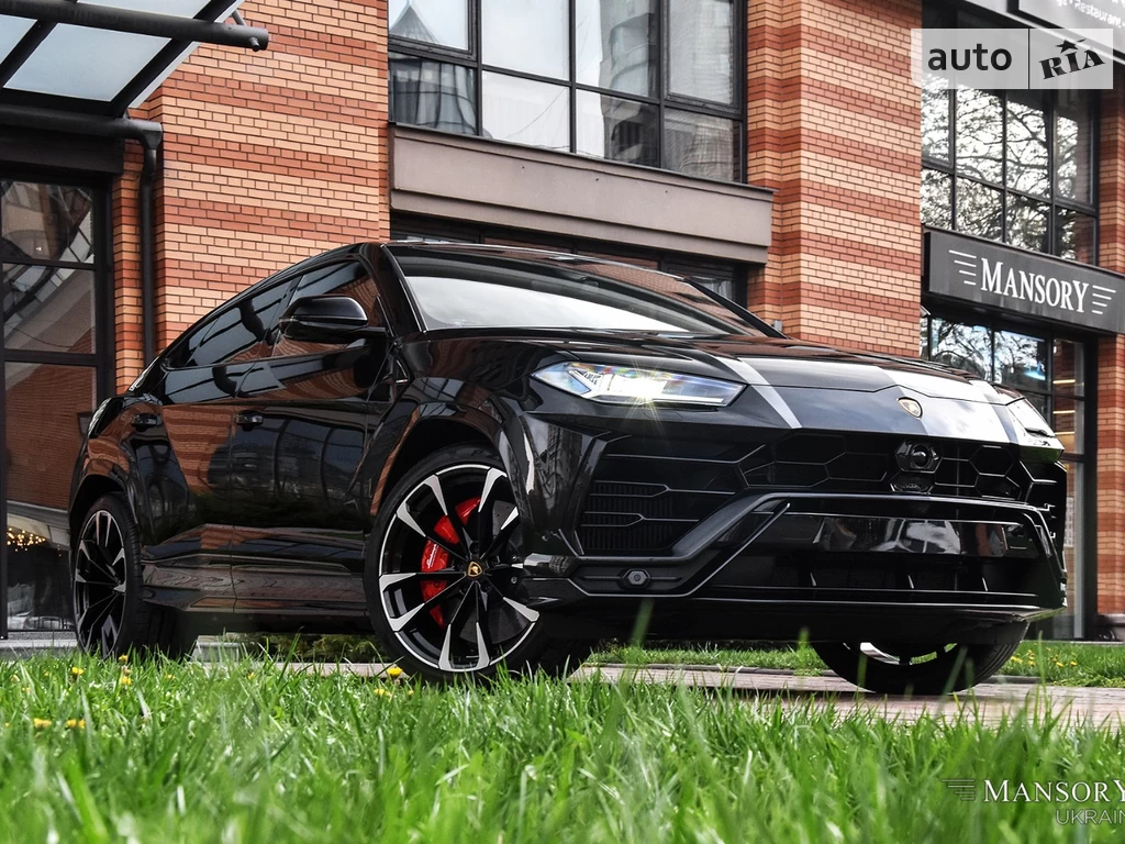 Lamborghini Urus Base