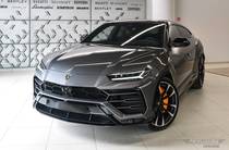 Lamborghini Urus Base