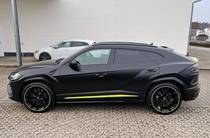 Lamborghini Urus Base