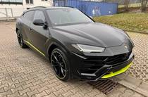 Lamborghini Urus Base