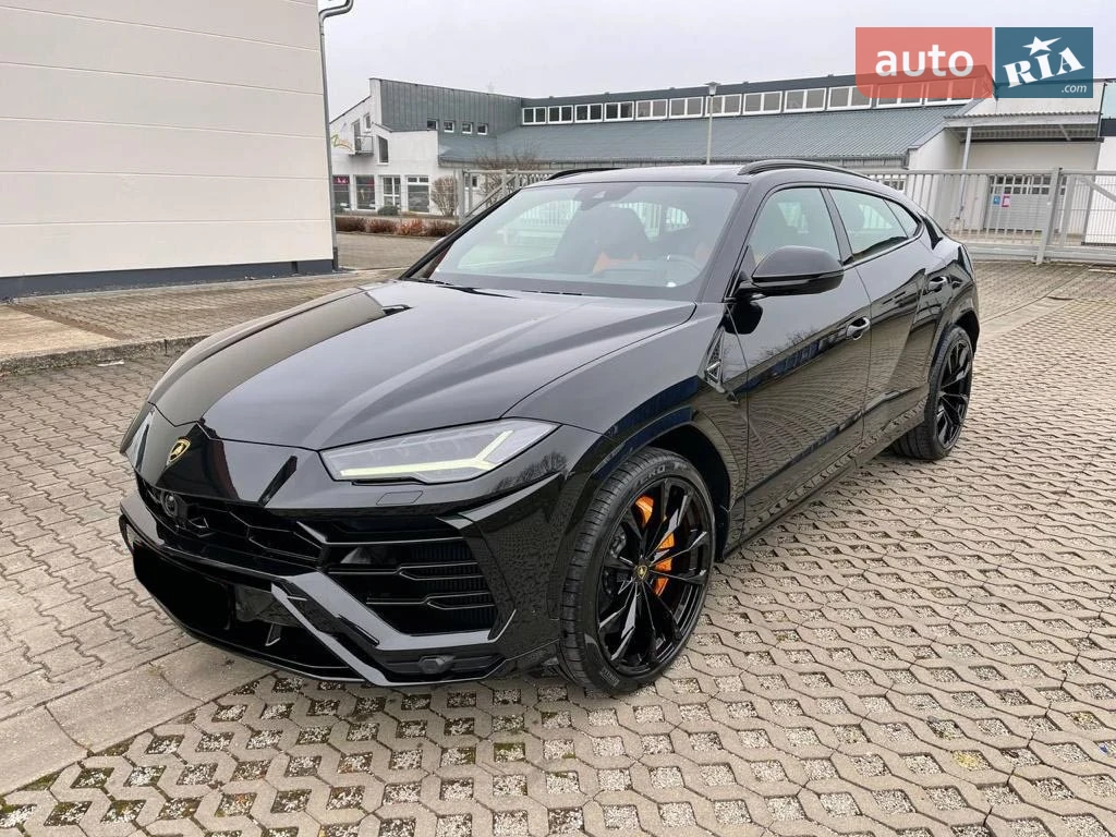 Lamborghini Urus Base