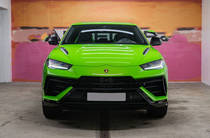 Lamborghini Urus Base