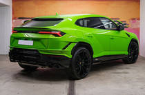 Lamborghini Urus Base