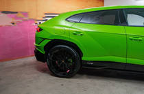 Lamborghini Urus Base