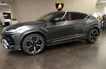 Lamborghini Urus Base