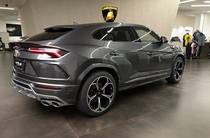 Lamborghini Urus Base