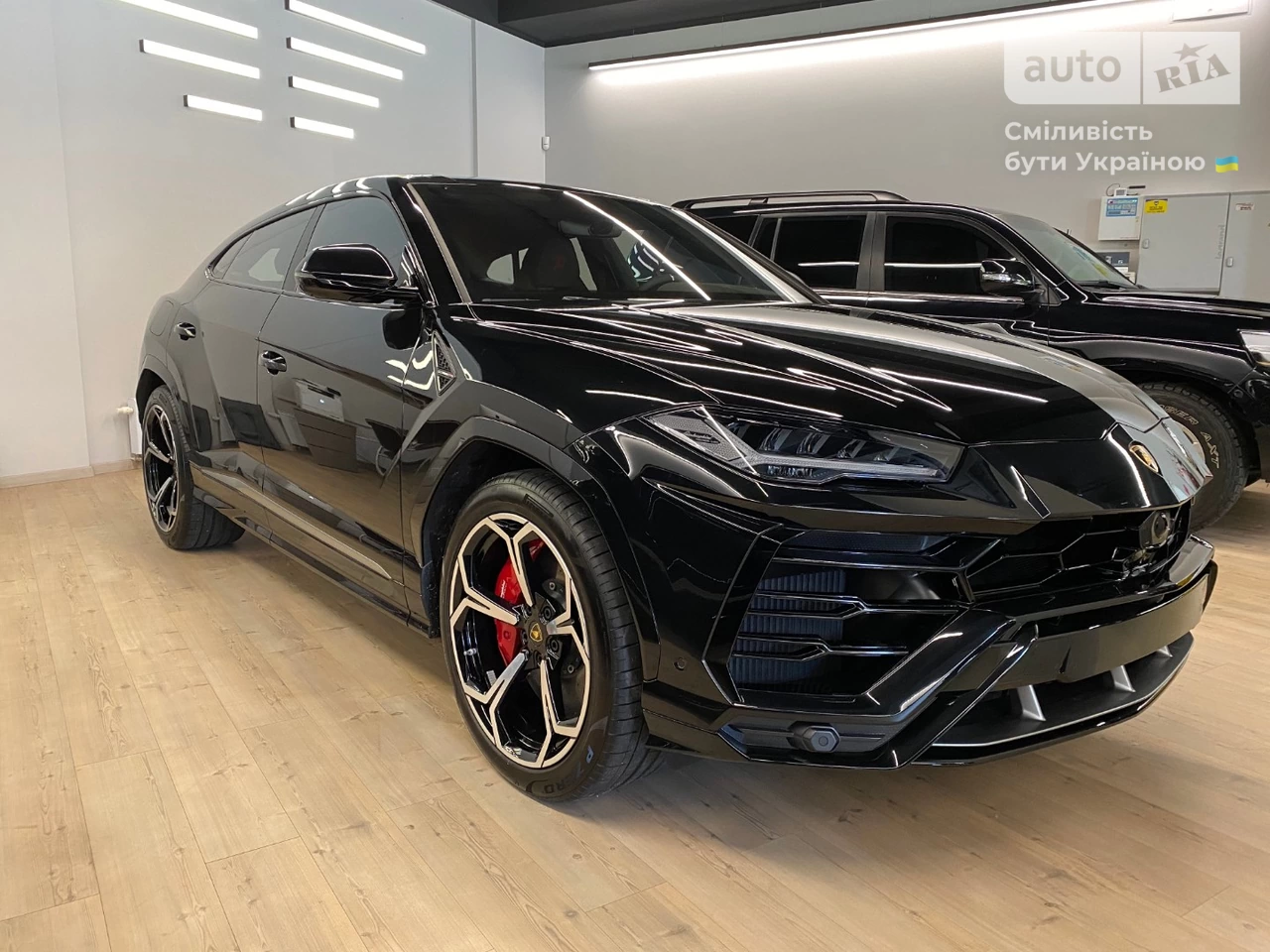 Lamborghini Urus Base