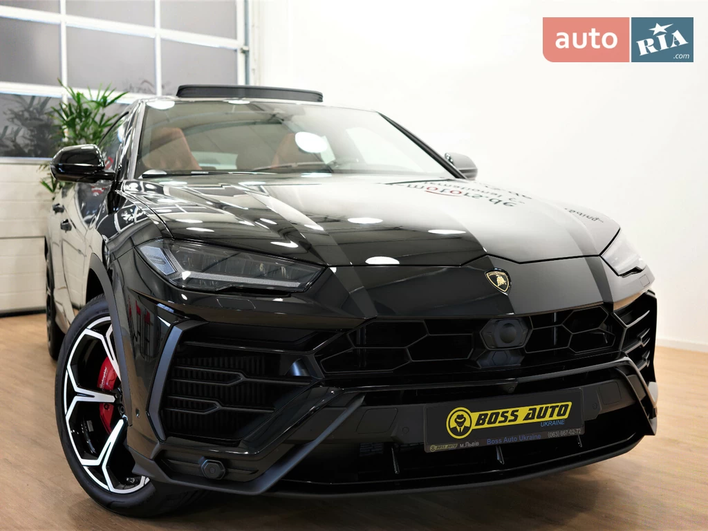 Lamborghini Urus Base