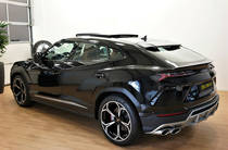 Lamborghini Urus Base