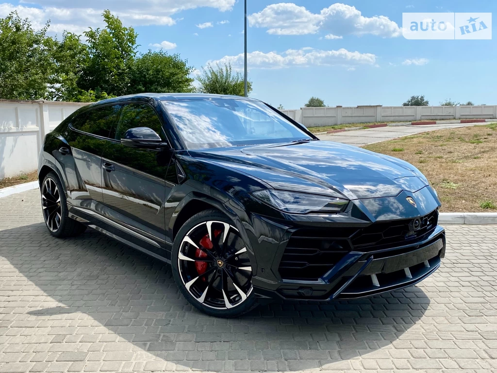 Lamborghini Urus Base