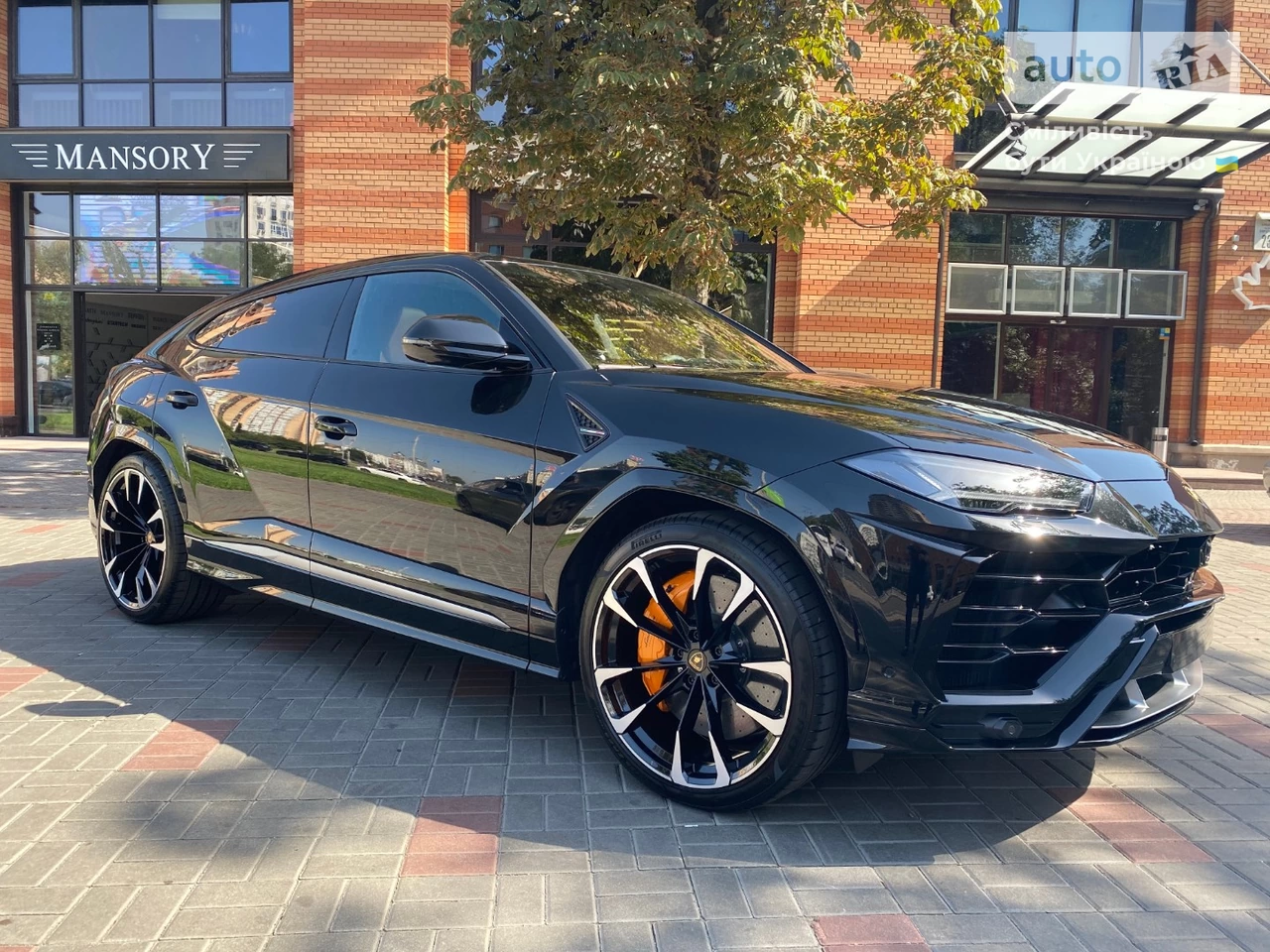 Lamborghini Urus Base