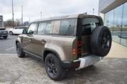 Land Rover Defender Base