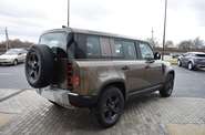 Land Rover Defender Base