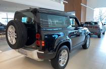 Land Rover Defender S