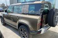 Land Rover Defender SE