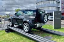 Land Rover Defender SE