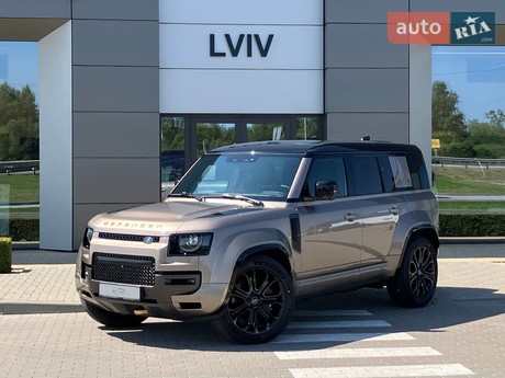 Land Rover Defender 2025