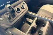 Land Rover Defender X-Dynamic SE