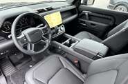 Land Rover Defender X-Dynamic SE