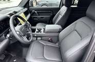 Land Rover Defender X-Dynamic SE