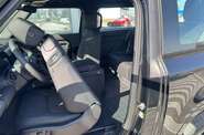 Land Rover Defender SE