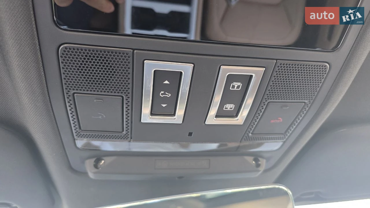Land Rover-20