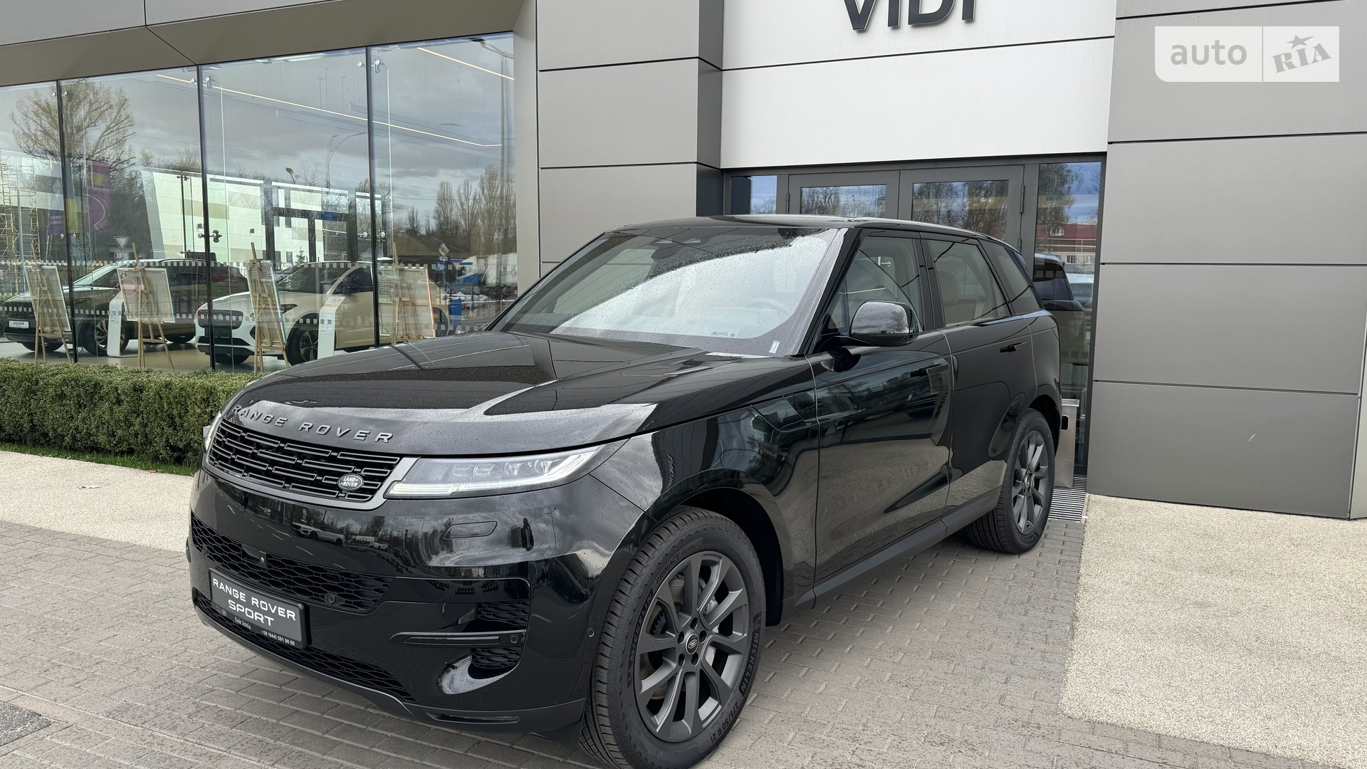 AUTO.RIA – Новые Land Rover Range Rover Sport в Украине: продажа, цены,  фото автомобиля Ленд ровер Рендж Ровер Спорт