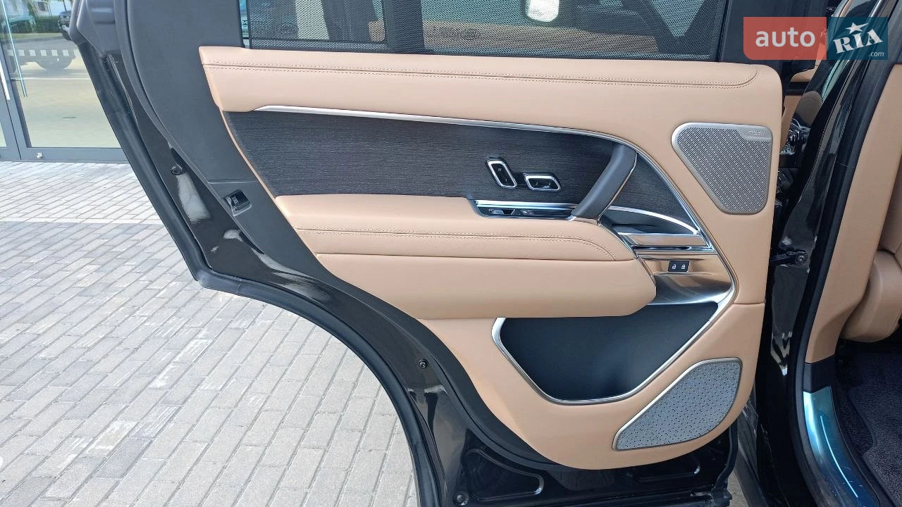 Land Rover-22