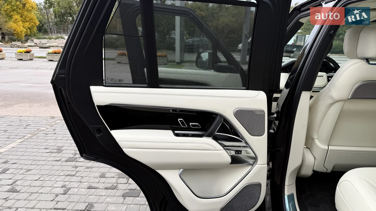 Land Rover-15