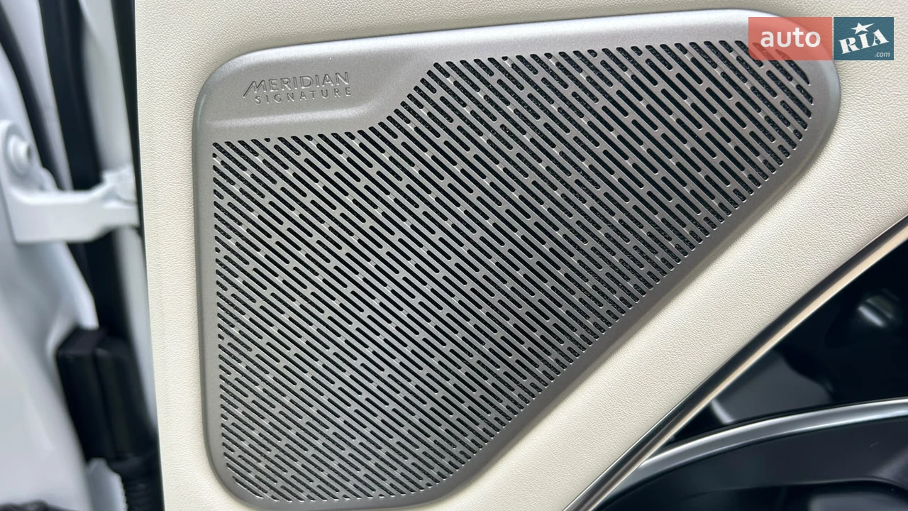 Land Rover-38