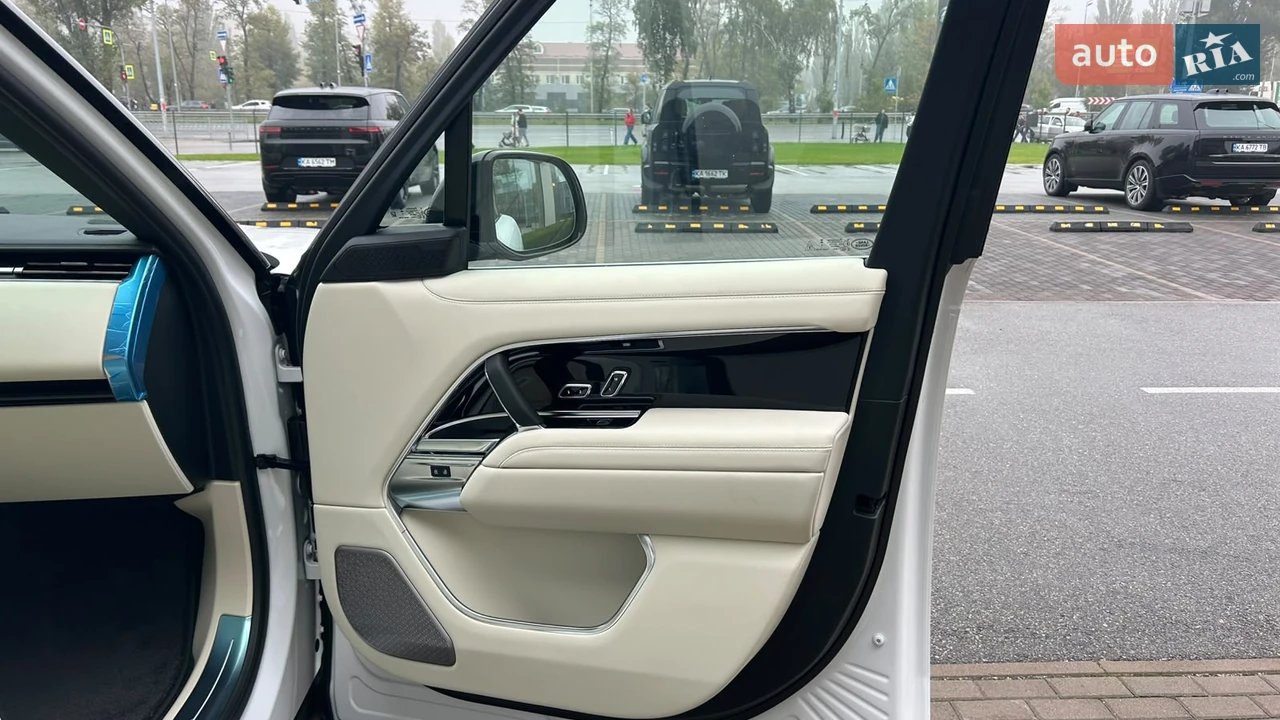 Land Rover-32