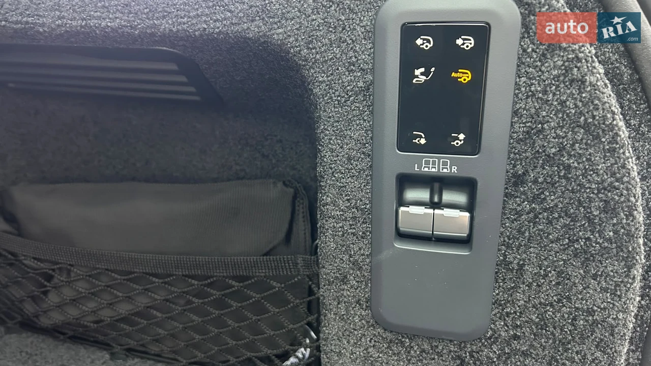 Land Rover-30