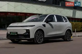 Leapmotor B10