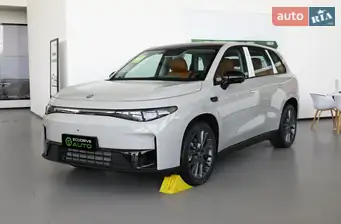 Leapmotor C10