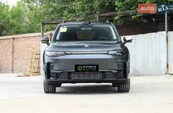 Leapmotor C16