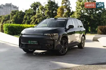 Leapmotor C16