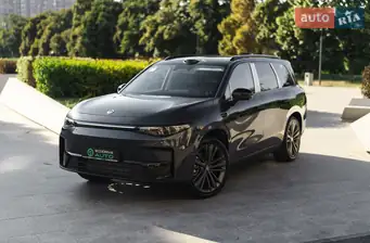 Leapmotor C16