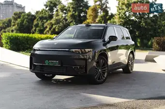 Leapmotor C16