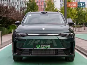 Leapmotor C16