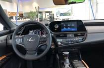 Lexus ES Business