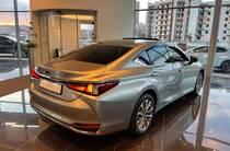 Lexus ES Business