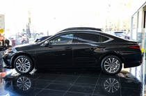 Lexus ES Business