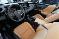 Lexus ES Business