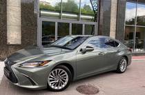 Lexus ES Business