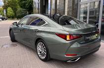 Lexus ES Business